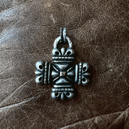 STOP LIGHT gothic cross top