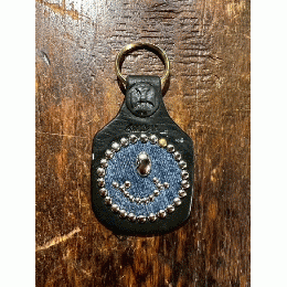 STOP LIGHT studs keyring smile