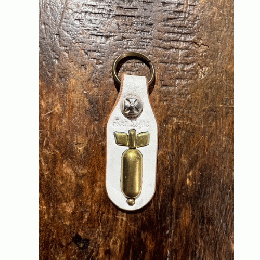STOP LIGHT studs bomb keyring white